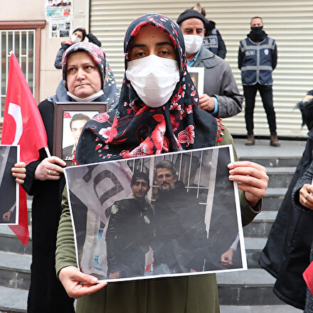 Evlat nöbetindeki abla Zekiye Bozdağdan HDPye tepki: Garo Paylan kardeşimi dağa gönderdi