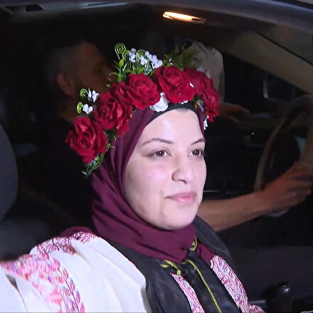 İsrail hapishanelerinde 7 yıldır tutuklu bulunan Filistinli kadın Emel Takatk özgürlüğüne kavuştu