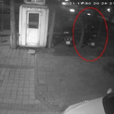 Beylikdüzü’nde motosiklet hırsızlığı kamerada