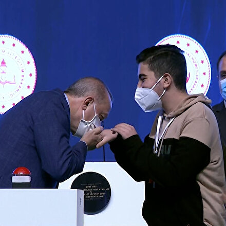 Engelli gençten Cumhurbaşkanı Erdoğana anlamlı hediye