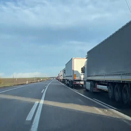 İhracat arttı TIR kuyrukları uzadı: Kapıkulede 2 bin 500 TIR çıkış için bekliyor