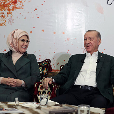 Emine Erdoğanı gülümseten soru: Başıma iş açtın Sayın Başkan