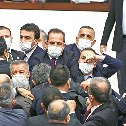 CHPli vekiller Meclis’i karıştırdı