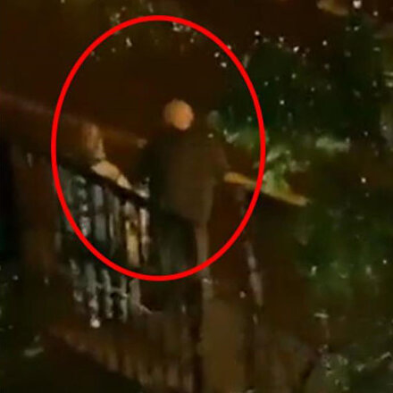 Kadıköyde kar altında kira yardımı isteyen yaşlı çift ekipleri harekete geçirdi