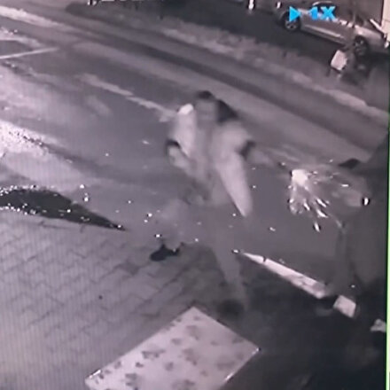 Sancaktepe Teksasa döndü: Kurşunların havada uçuştuğu köpek besleme kavgası kamerada