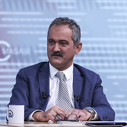 Milli Eğitim Bakanı Mahmut Özerden 12. sınıf öğrencilerine devamsızlık müjdesi
