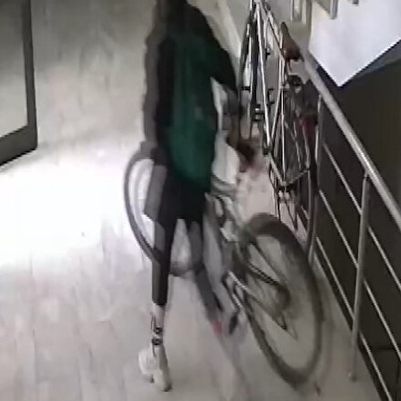 Düzcede vitessiz bisikleti bırakıp vitesli olanı çaldı