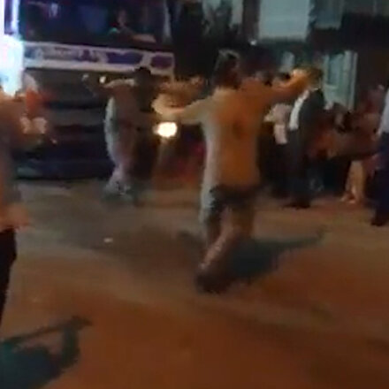 Sincan’da düğüne denk gelen temizlik görevlilerinin eğlenceli anları