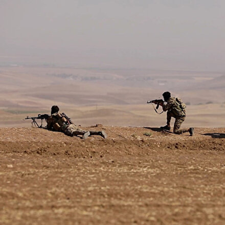 ABD yine şaşırtmadı: Türkiye sınırında YPG/PKKlı teröristlere silahlı eğitim verdiler