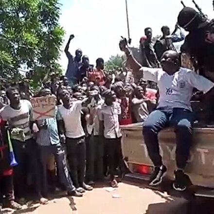 Burkina Fasoda iktidarı ele geçiren Traoreye destek gösterisi