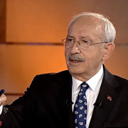 Kılıçdaroğlu 28 Şubat darbecilerine ‘onurlu insanlar’ deyip akşamında başörtüsü vaadinde bulundu