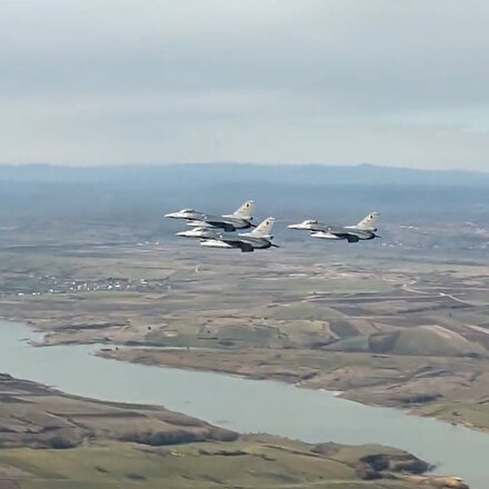 Edirnede F-16lardan selamlama uçuşu