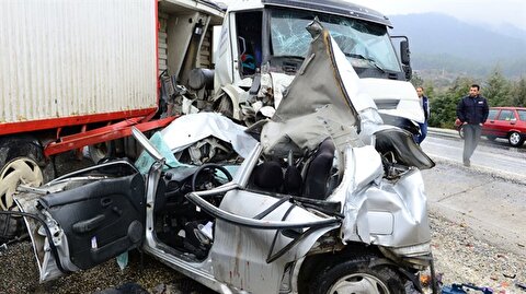 Izmir De Trafik Kazasi Haberi 4 Yarali