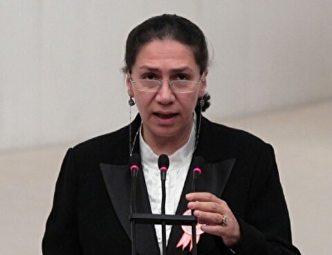 Oya Eronat: Diyarbakır'da zulüm altındayız