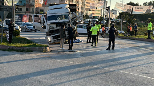 Adana'da otobüs ile kamyon çarpıştı: Sürücü olay yerinde hayatını kaybetti
