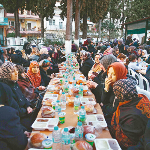 Her iftarda bir arada