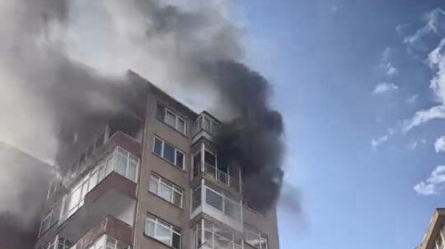 Kadıköy'de 11 katlı binada yangın paniği: Tüm ekipler seferber oldu