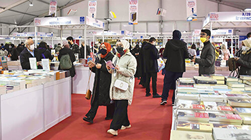 Üsküdar Kitap Fuarı'nda yüzler gülüyor