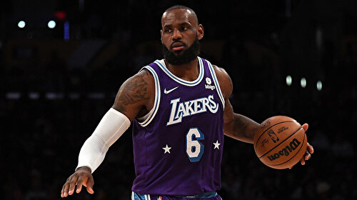 LeBron James'in tarihi rekoru Lakers'a galibiyet için yetmedi