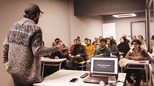 Bu akademide “Sinema Ahlakı” var