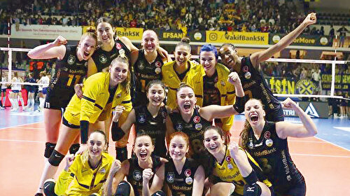 VakıfBank 5. kupa için parkede