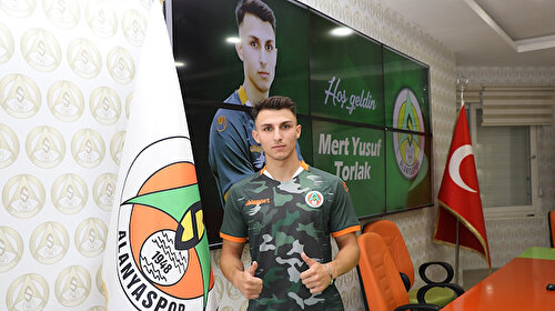 Alanyaspor Mert Yusuf Torlak'ı 5 yıllığına renklerine bağladı