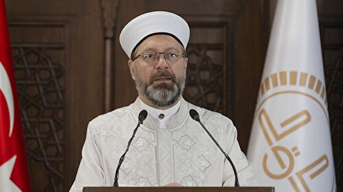 Diyanet İşleri Başkanı Erbaş kurbanını Türkiye Diyanet Vakfına bağışladı