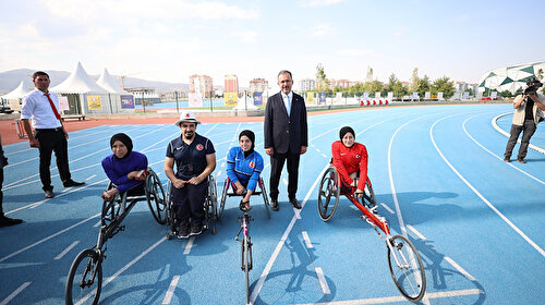 Bakan Kasapoğlu Konya Olimpik Veledromu'nda incelemelerde bulundu