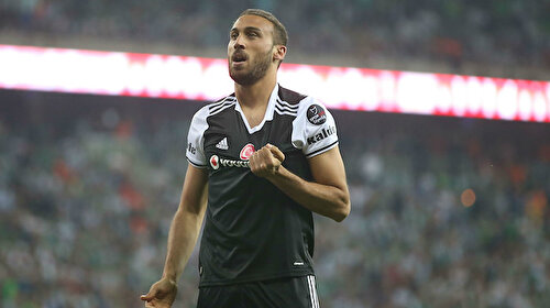 Beşiktaşlı futbolcu 2 dakikada oyundan atıldı!