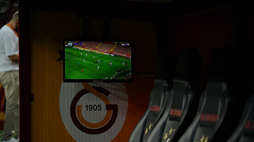 Galatasaray yedek kulübesine televizyon koydurdu