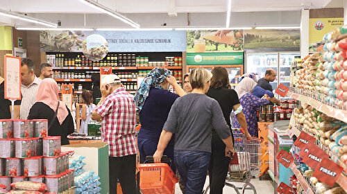 Raflar kısa sürede boşaldı: Tarım Kredide % 35’i bulan indirimler büyük ilgi gördü