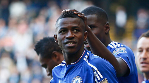 Ramires kramponlarını astı