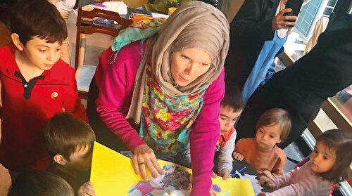 En lezzetli pişmaniye kalabalıkla yenendir