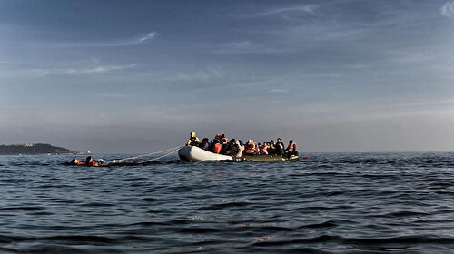 İtalya'nın Lampedusa Adası açıklarında göçmen teknesi battı: 4 kişi kayıp