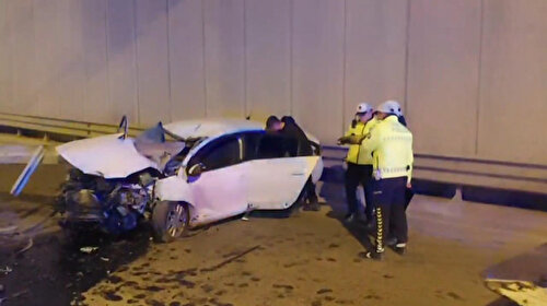 Kadıköy'de kaza sonrası araçta bulunmayan sürücü dakikalar sonra geldi: Polis inceleme başlattı