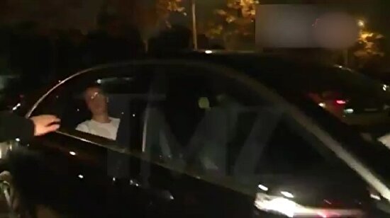 Justin Bieber'dan hayranına yumruk