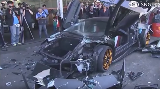 Yasadışı yollarla ülkeye sokulan 'Lamborghini'yi işte böyle parçaladılar