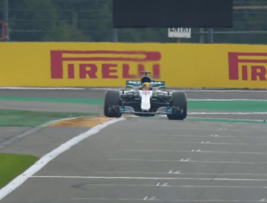 Hamilton kaçtı, Vettel kovaladı!