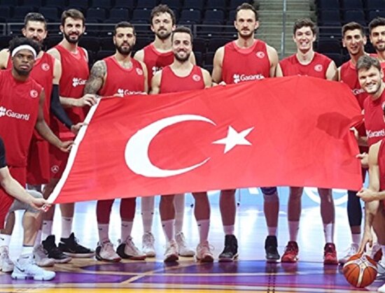 Başarılar 12 Dev Adam! #HerBasketBirDestek