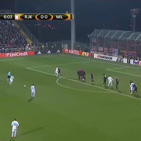Hırvat futbolcu öyle bir gol attı ki