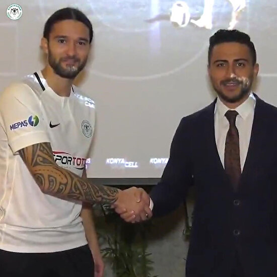 Atiker Konyaspor, Leonard Zuta transferini Bandersnatch temasıyla duyurdu