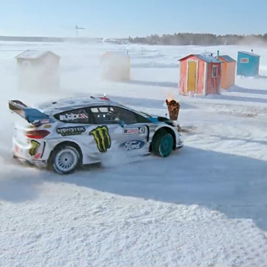 Ken Block bu kez karların üstünde 'lastik yaktı'