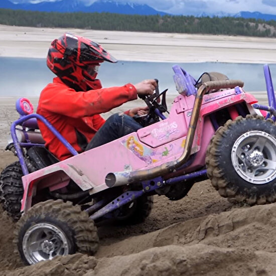 Kumsal canavarı 'Barbie Jeep' test ediliyor