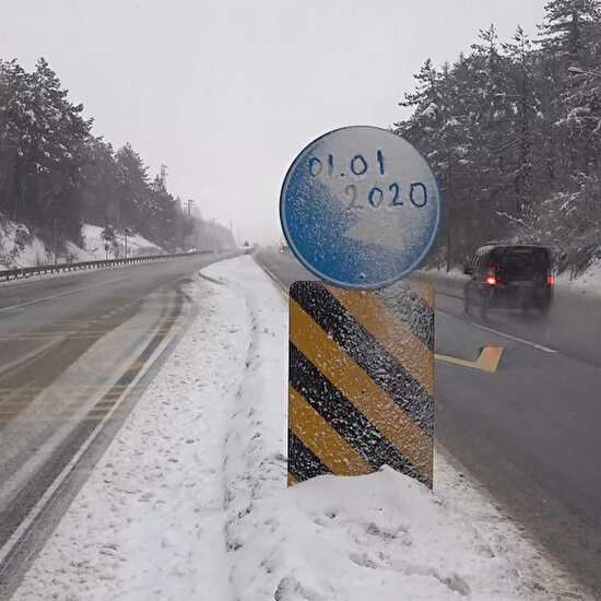 Bolu Dağı'nda kar yağışı etkisini artırarak devam ediyor