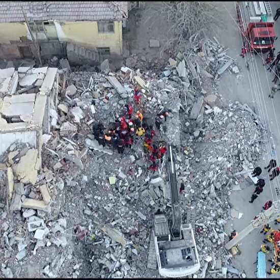 Elazığ'daki depremin enkazı havadan görüntülendi