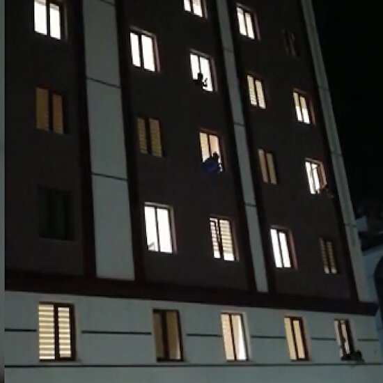 Karantina altındaki öğrencilerden "We Will Rock You" şarkısı