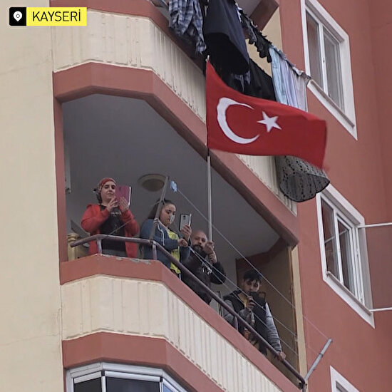 'Hayatı eve sığdıranların' neşesi oldular