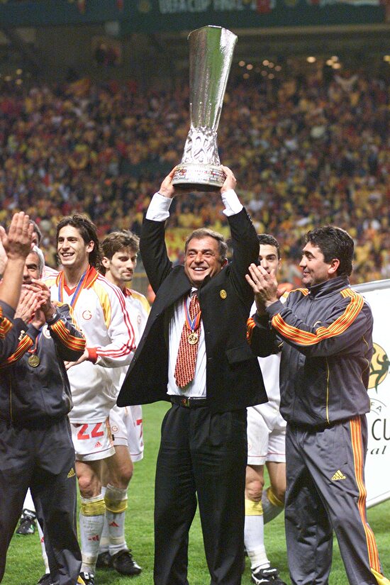 Galatasaray, UEFA Kupası’nı kazandı