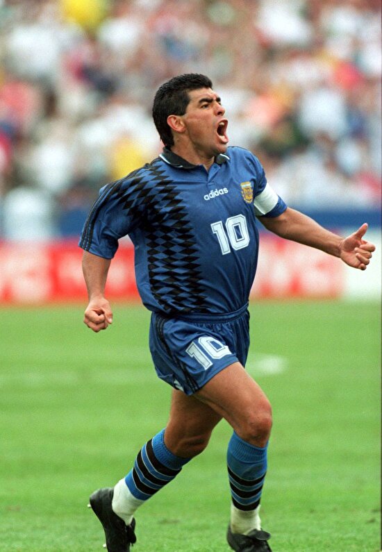Maradona yeniden yeşil sahalarda