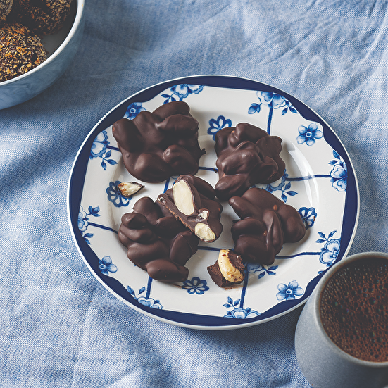 Bademli Bitter Çikolatalar